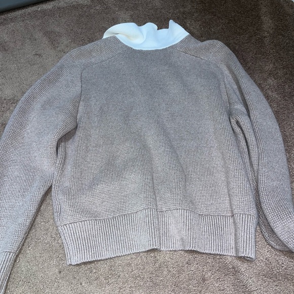 Abercrombie & Fitch Women's Taupe Crew Neck Polo Sweater Size Medium - Picture 4 of 4